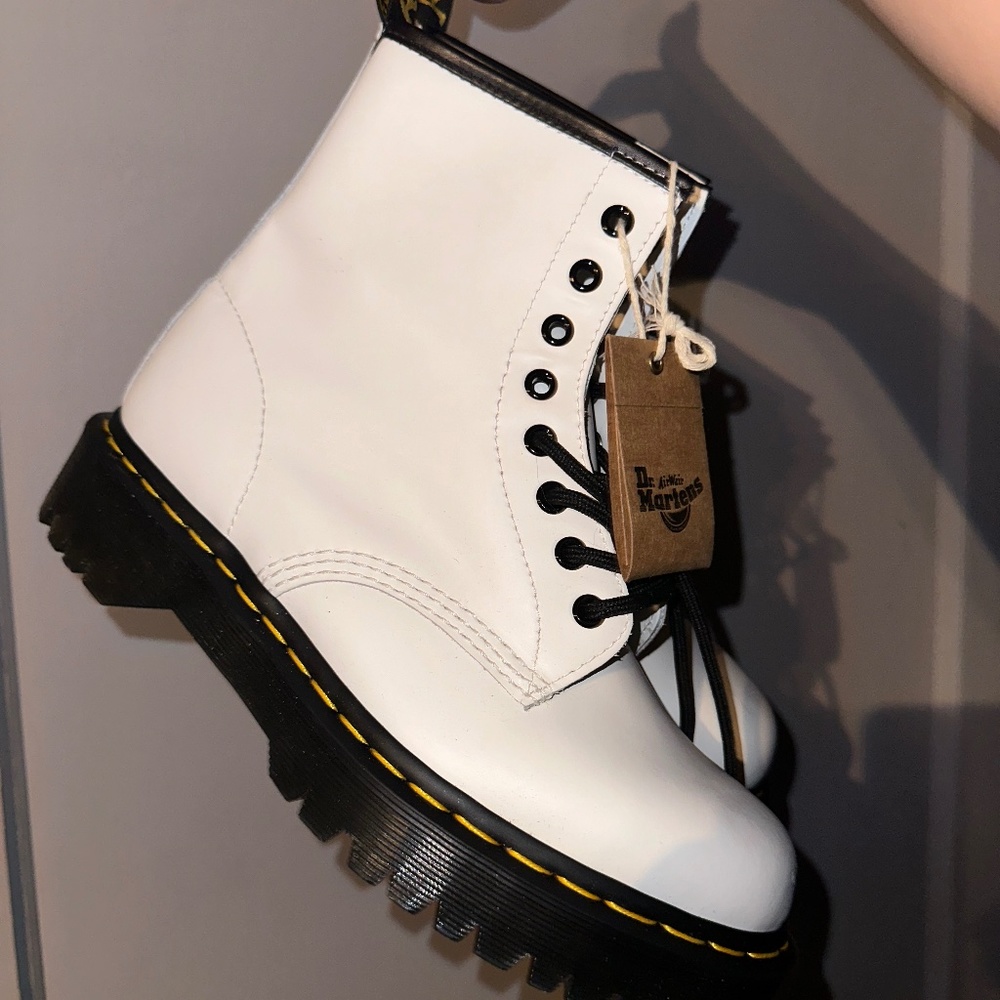 Dr. Marten’s - White Lace Up Boot 24699